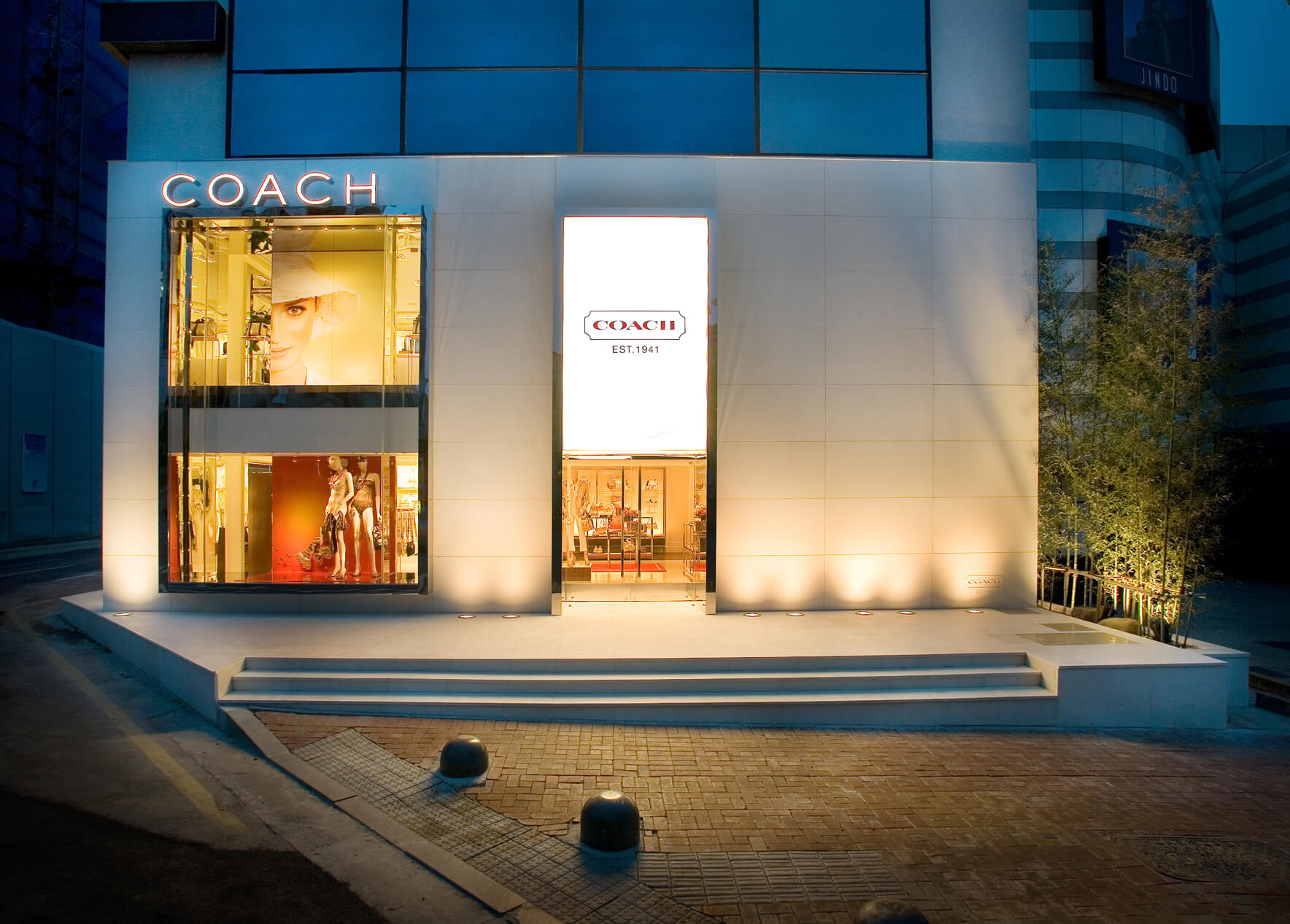 Coach Stores DHD Architecture & Interior Design